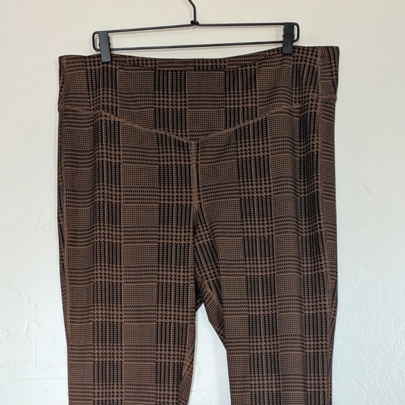 Brown Plaid Flared Leggings - Picture 2 of 7